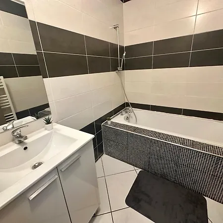 아파트 Cosy Avec Terrasse